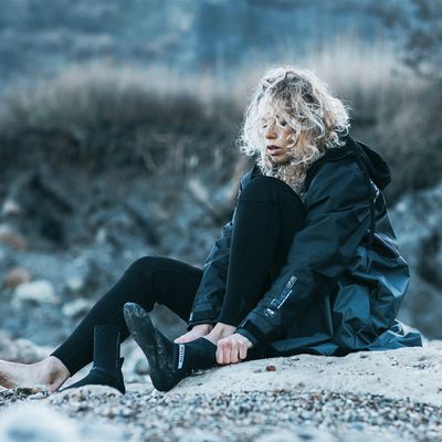 NEOPRENE SHOES & GLOVES