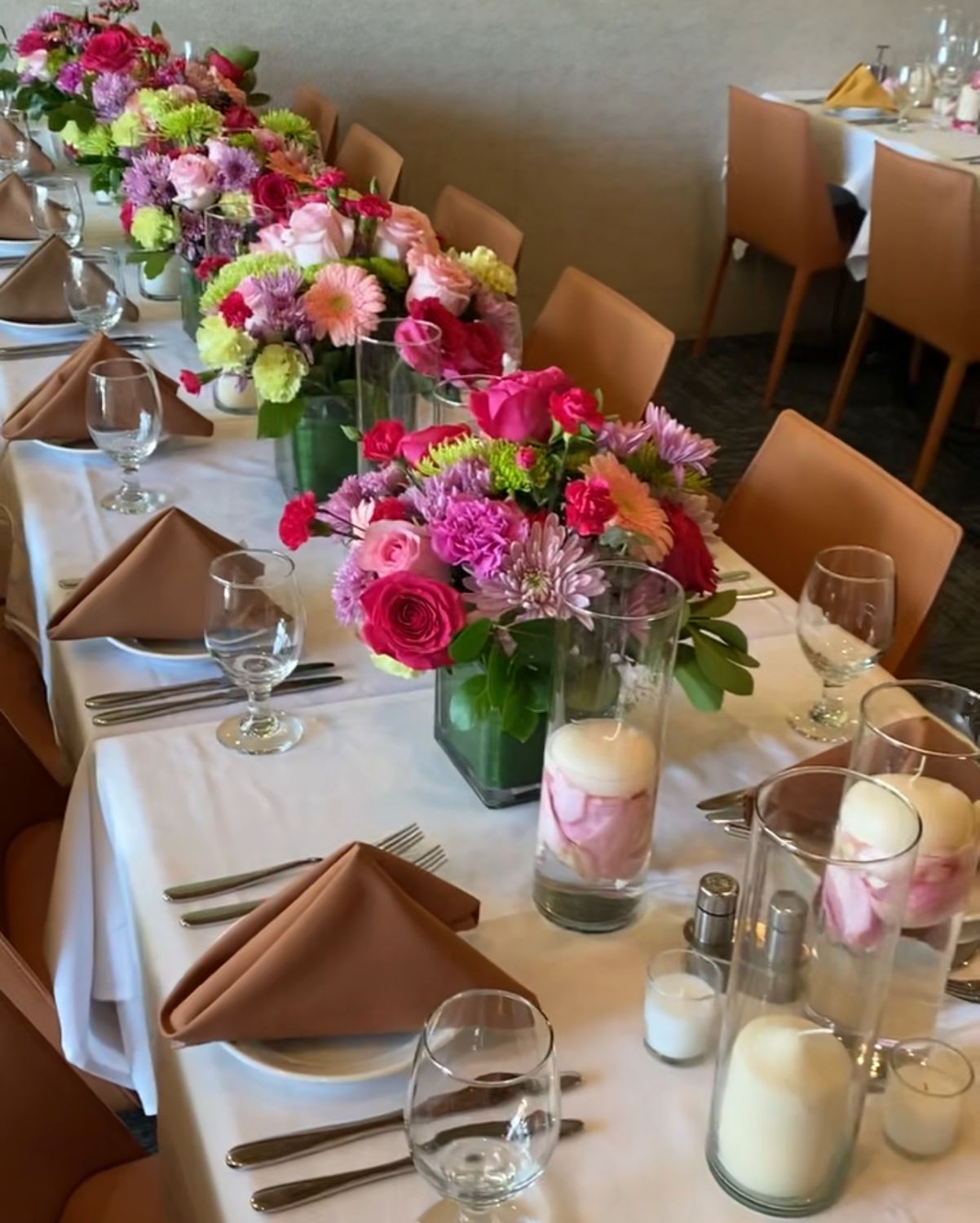 $200 Seasonal Fresh Flower Vase Arrangement (Includes 1 Arrangement)