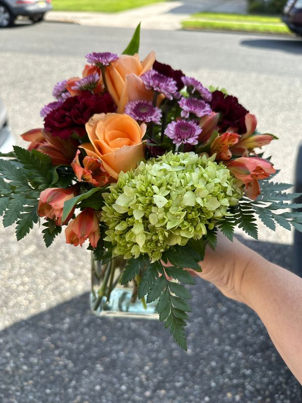 a vase of fresh flowers delivered to Avalon and Stone Harbor NJ