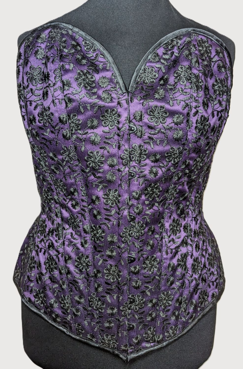 32" Overbust Corset - Sweetheart neckline