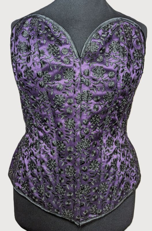32" Overbust Corset - Sweetheart neckline
