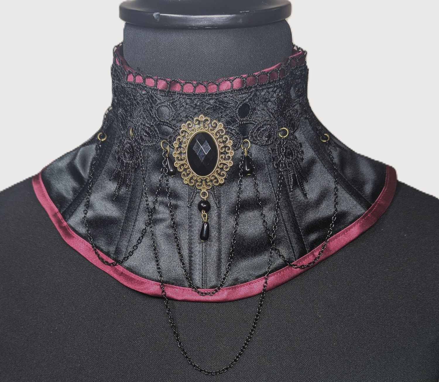 18" Corset Style Neck Collar