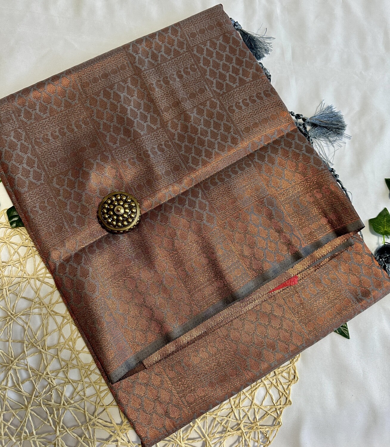Kubera Pattu with Contrast Blouse