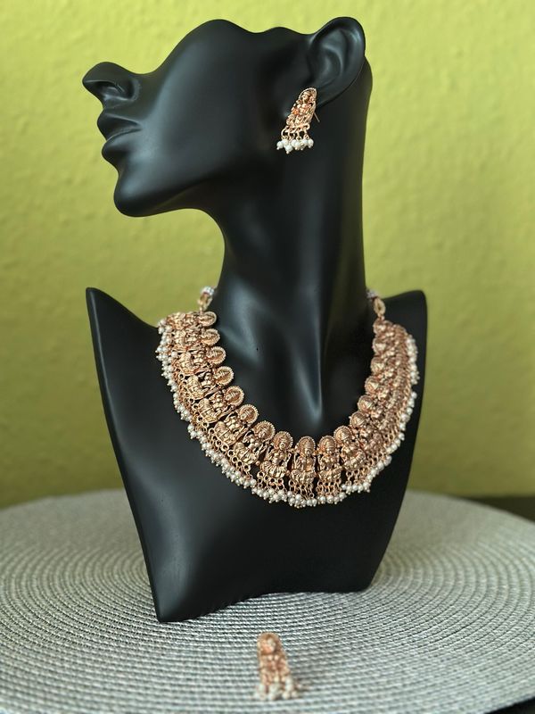Choker Set