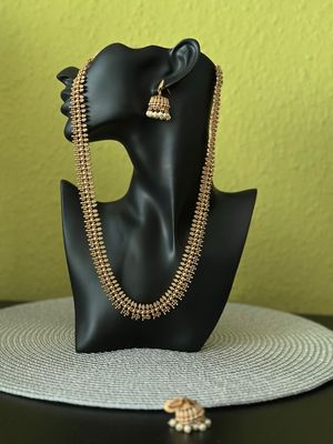 Long necklace set with Jumkha