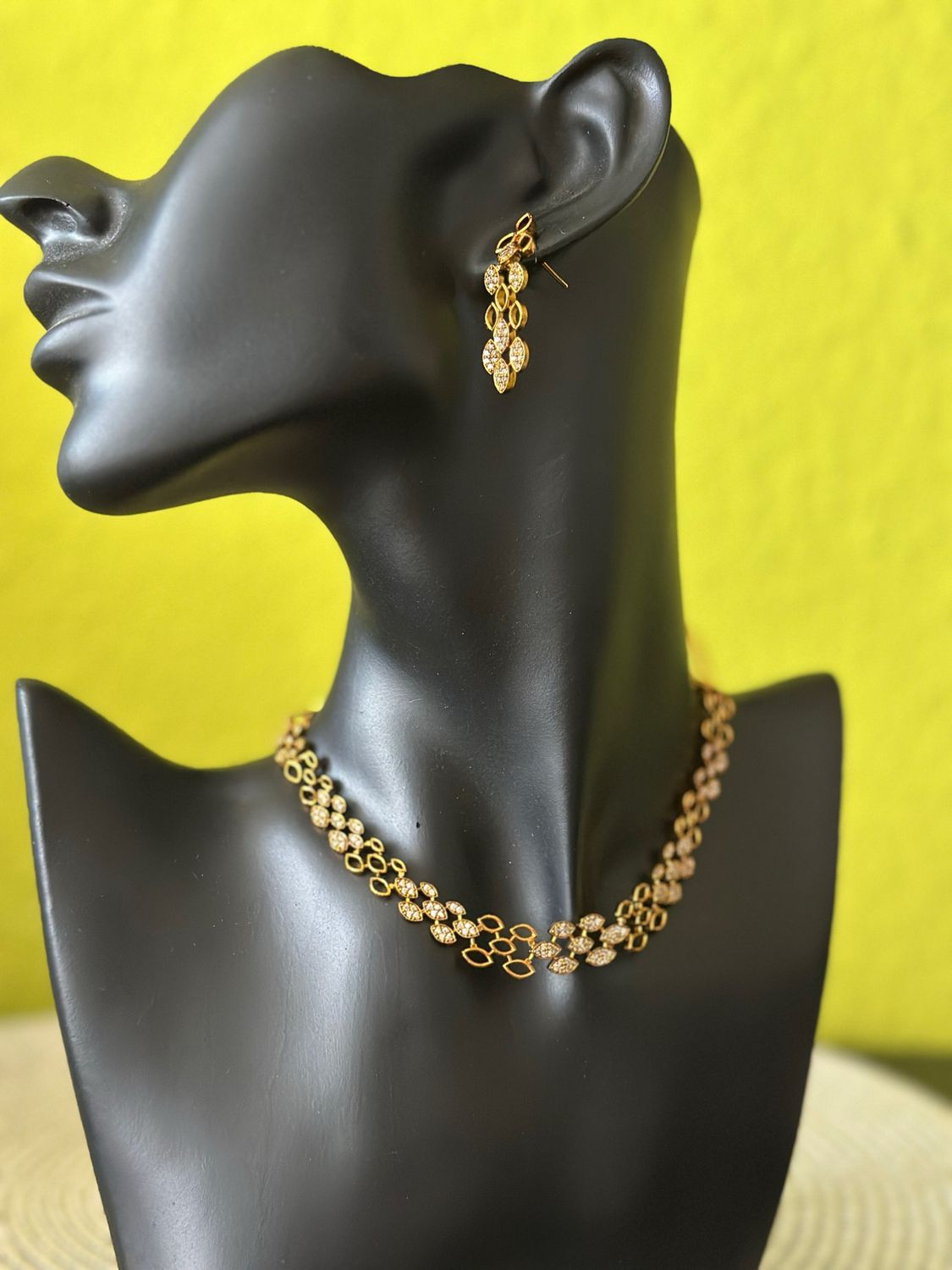 Necklace Set with White Stones