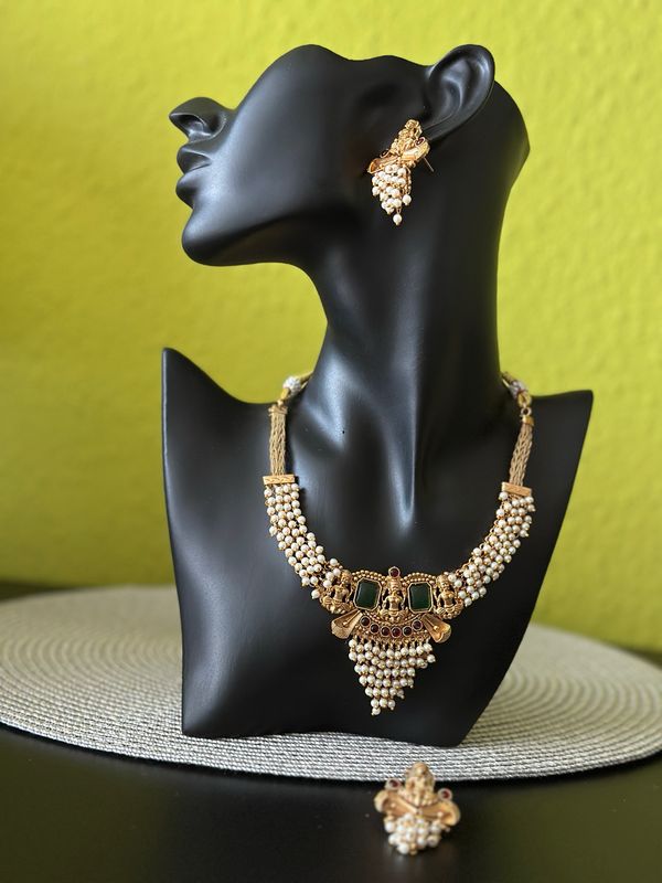 Necklace Set
