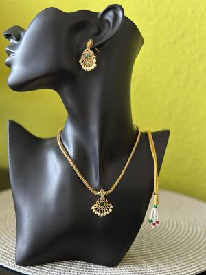 Pendant with Flexible Chain Necklace Set