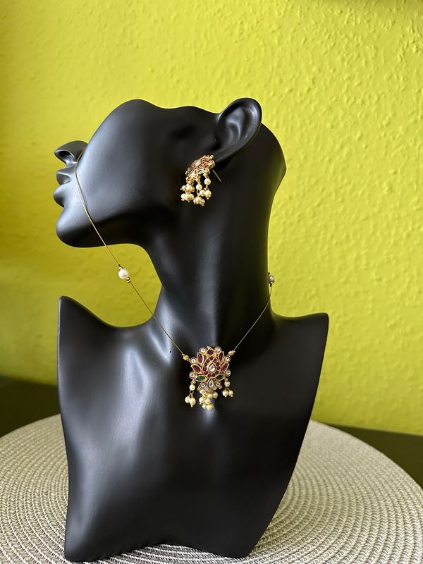 Lotus Necklace Set