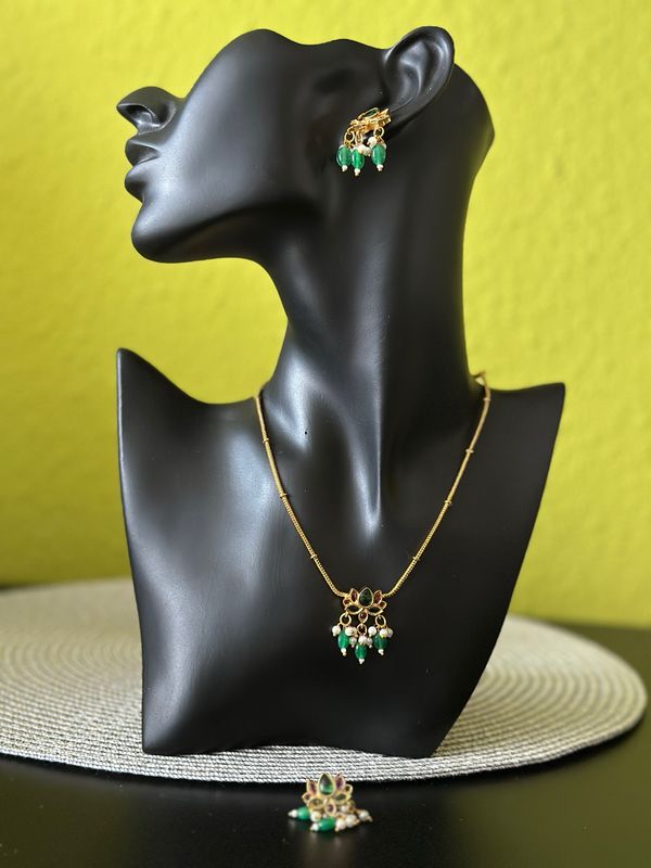 Lotus Necklace Set