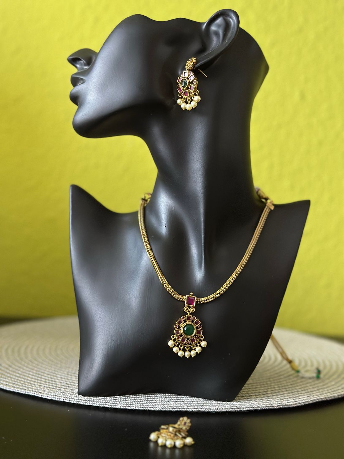 Kemp Pendant Necklace Set
