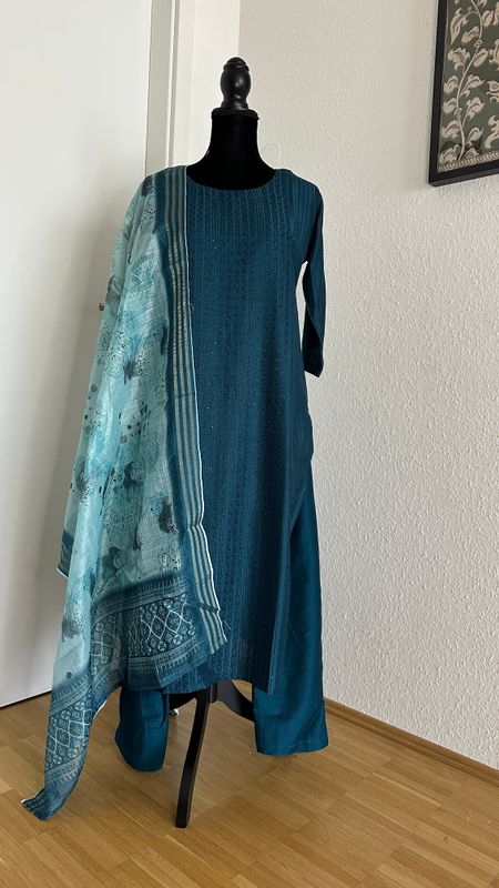 Salwar top, bottom and dupata Size L