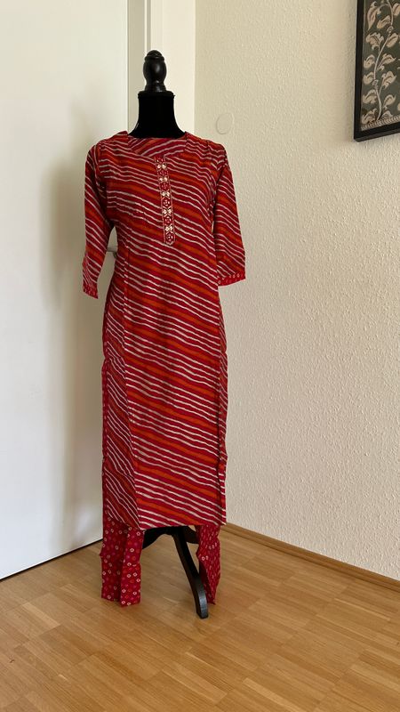 Salwar Set – Top & Pant Size M
