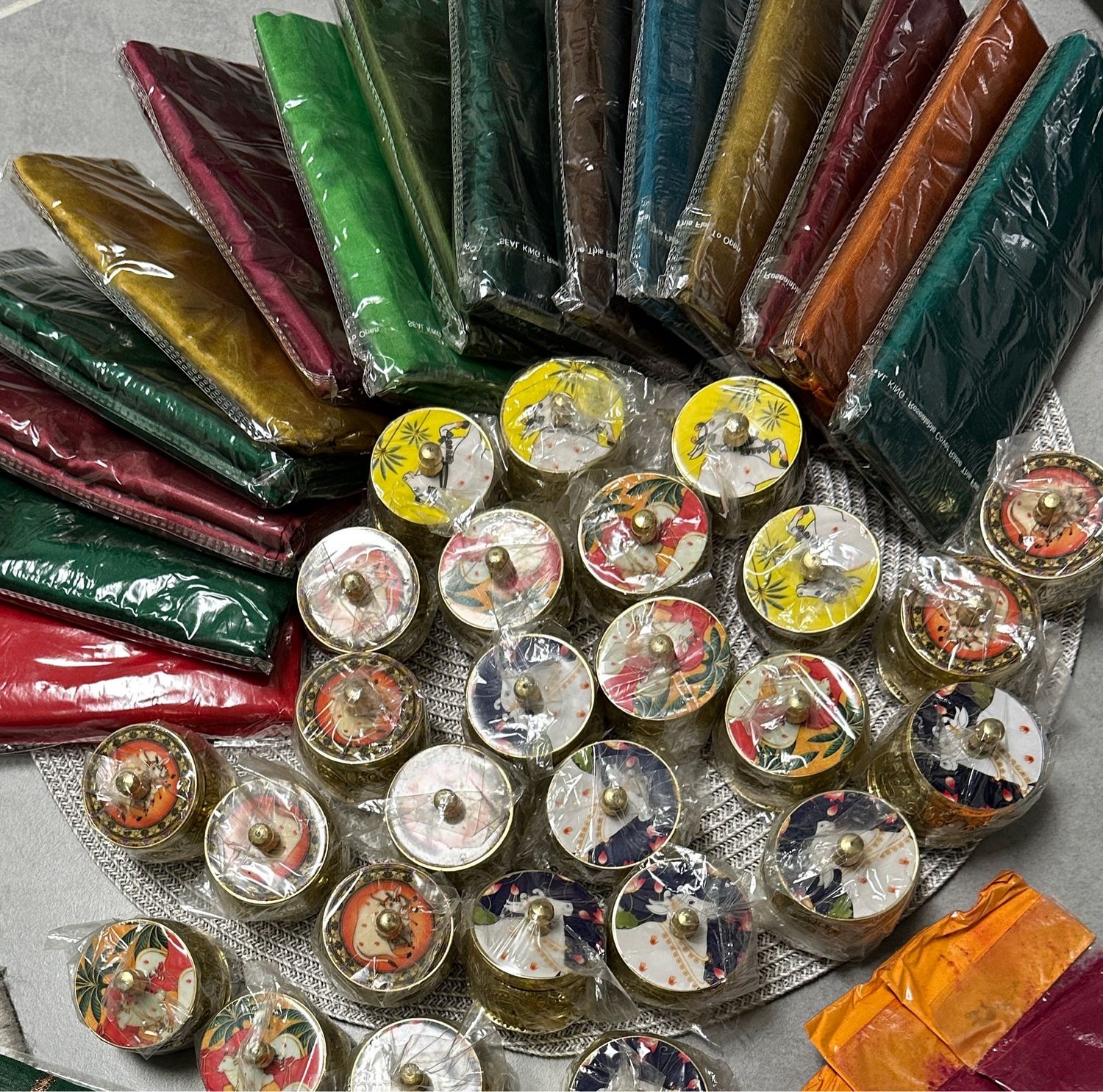 Blouse Material, Pasupu Kunkum Set