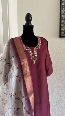 Salwar Set Size L
