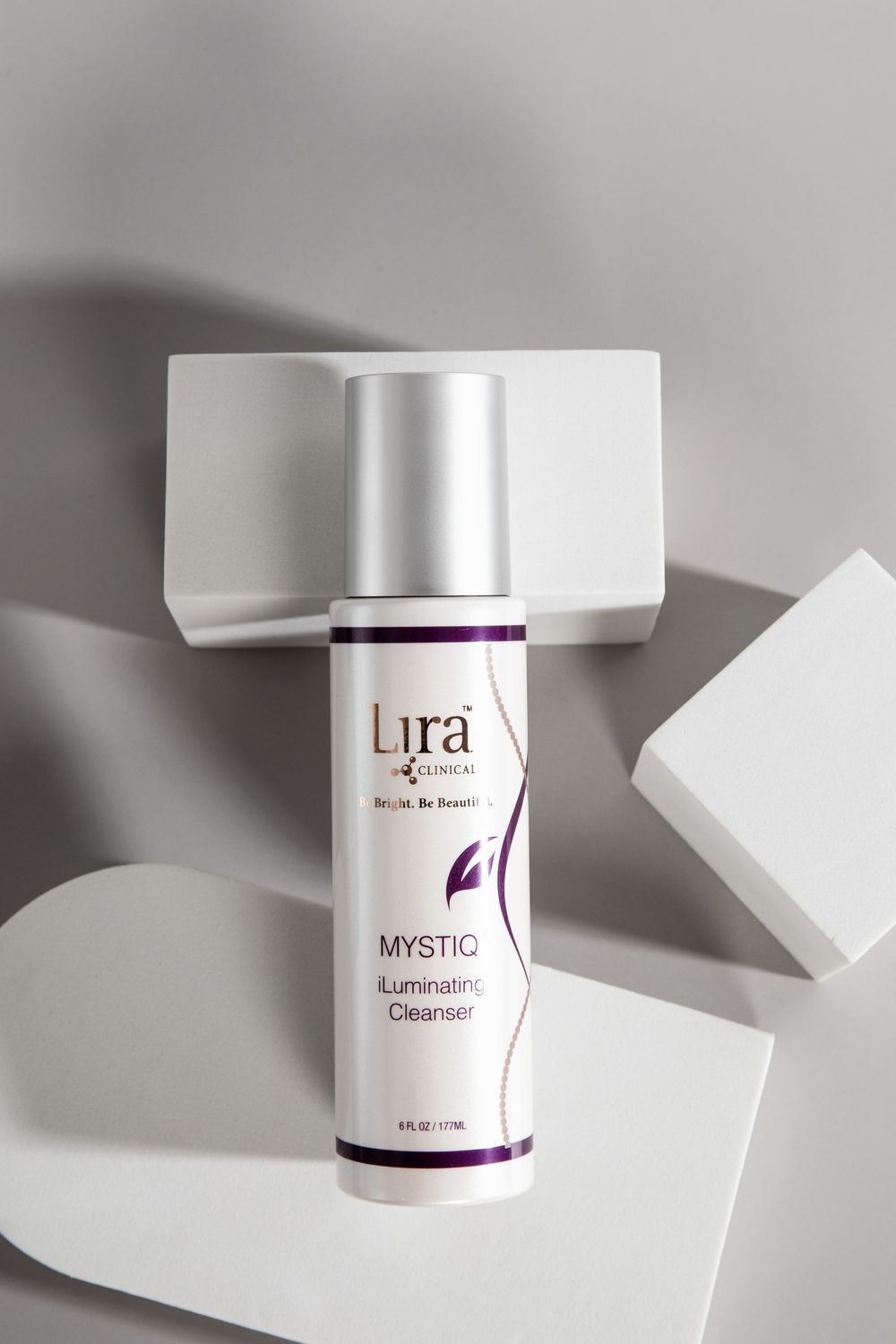 MYSTIQ iLuminating Cleanser 177ml MYSTIQ iLuminating Cleanser 177ml