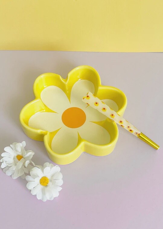 RETRO DAISY ASHTRAY