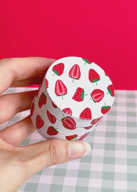 STRAWBERRY GRINDER