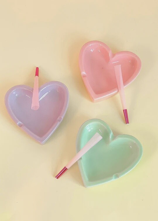 PINK HEART ASHTRAY