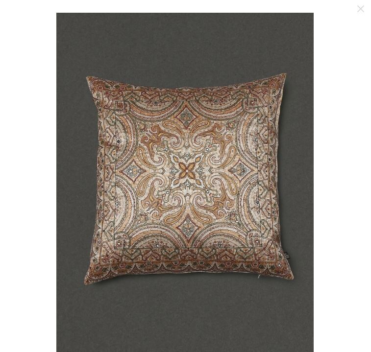 Saadh Cushion