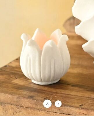 PETAL CANDLE HOLDER