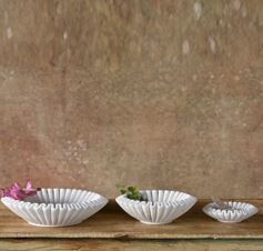 Ruffled Marble Plate