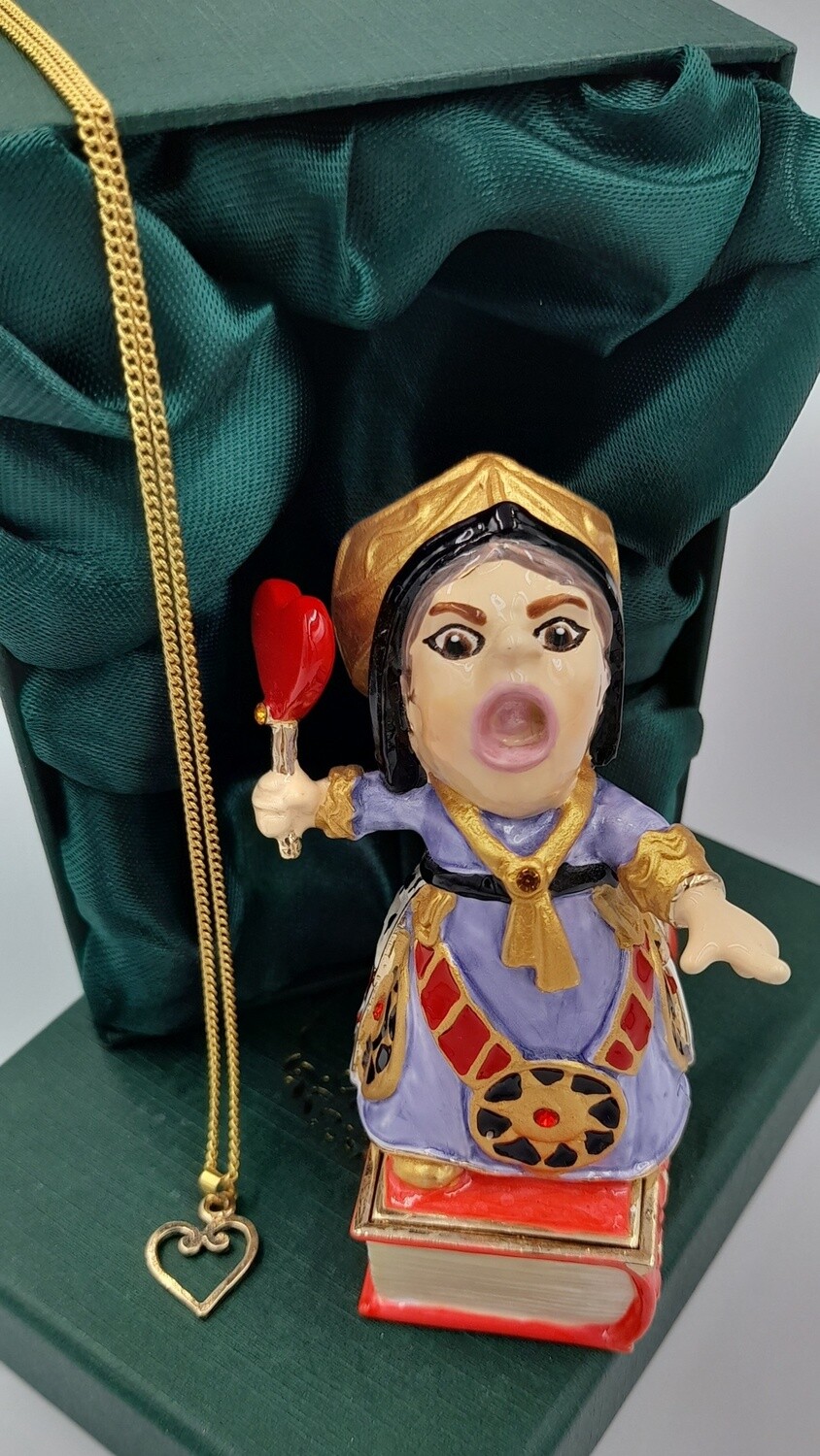 Queen of Hearts from Alice trinket box &amp; charm necklace
