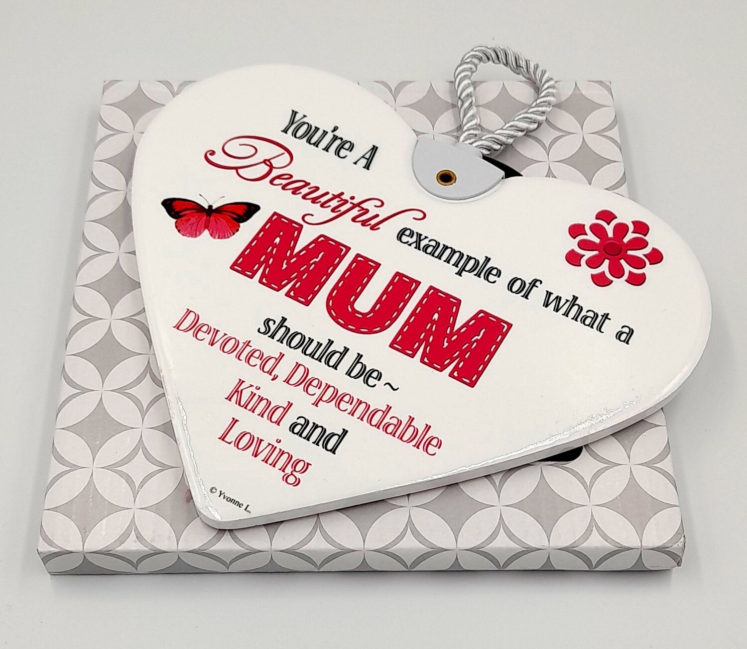 &#39;Beautiful... MUM&#39; heart tribute wall hanging