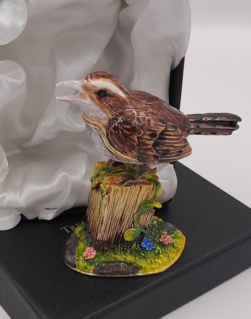 Bird perched on a tree trinket box