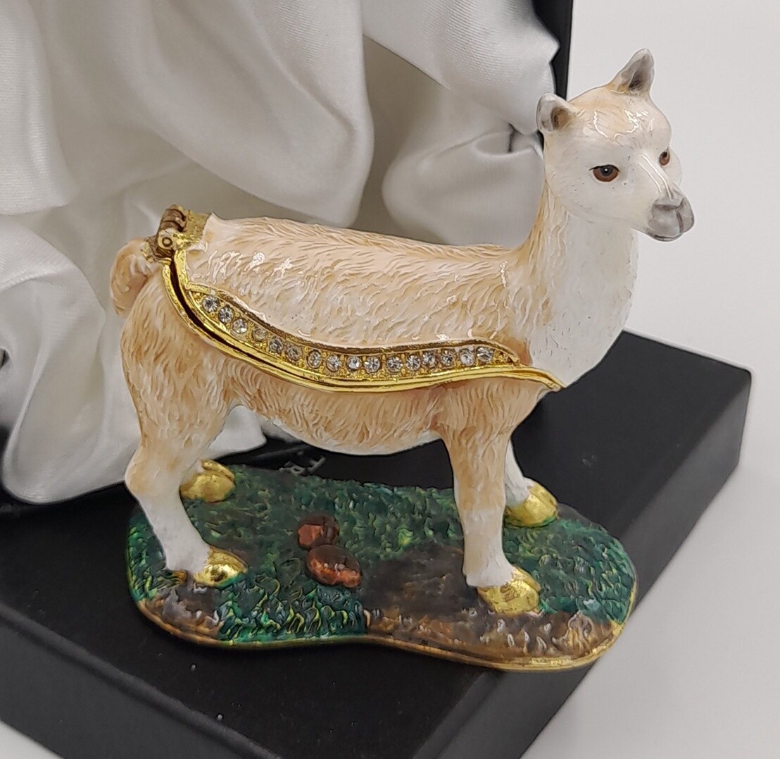 Decorative alpaca trinket box