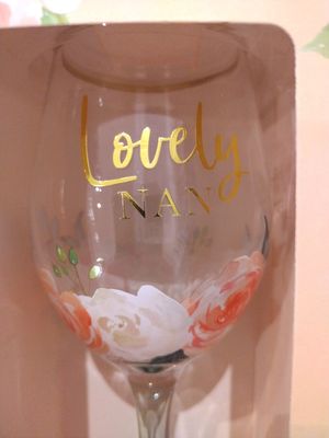 Lovely Nan Floral Wine Glass