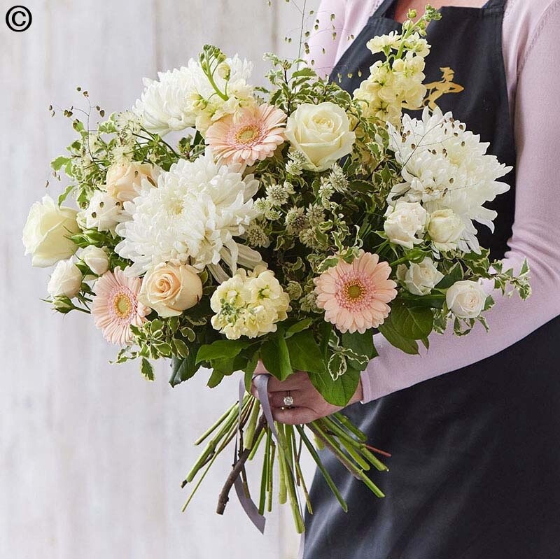Hand Tied Seasonal Bouquet Plastic-Free