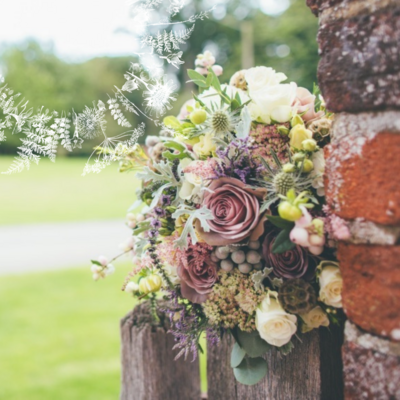 {Wedding Tips} How much do wedding flowers cost?