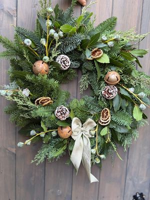 Christmas Wreath Making Workshop {Tuesday 1st December 19:00-21:00}
