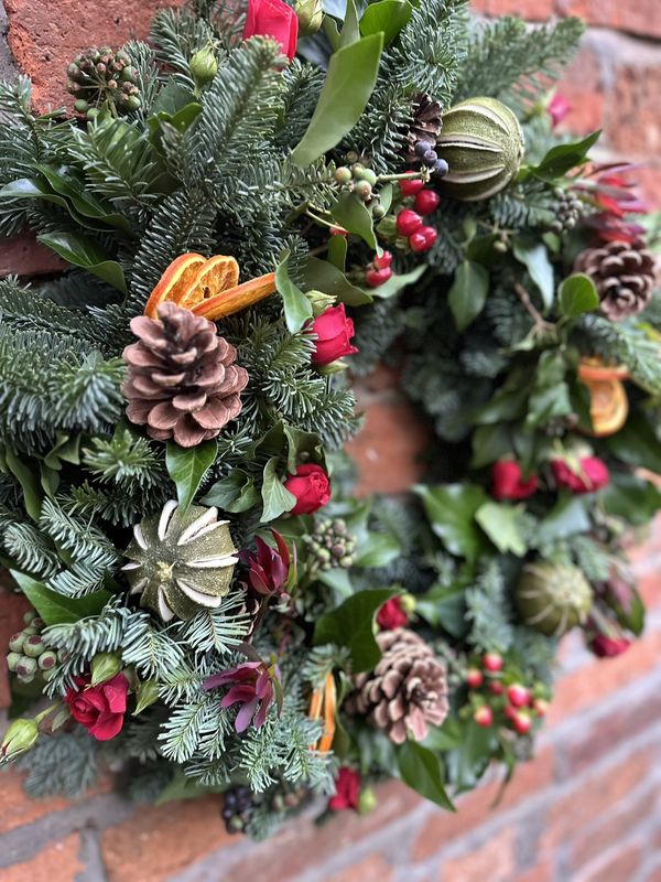 Christmas Wreath Making Workshop {Friday 4th December 2026 19:00-21:00}