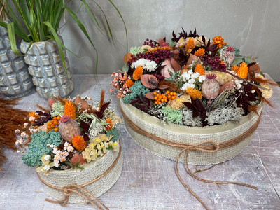 Blumentorte Rusty- Trockenblumen-Gesteck-Tischdeko