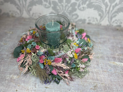 Trockenblumenkranz mit Glas und Kerze Moderner Trockenblumenkranz in Pastellfarben - Ideales Geschenk und Dekoration für jedes Zuhause- tolle Frühlingsdekoration
