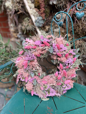 DIY Trockenblumenkranz Set rosa- Natürlich, Dekorativ und Langlebig: aus frischen und getrocknete Blüten zum Selbermachen.