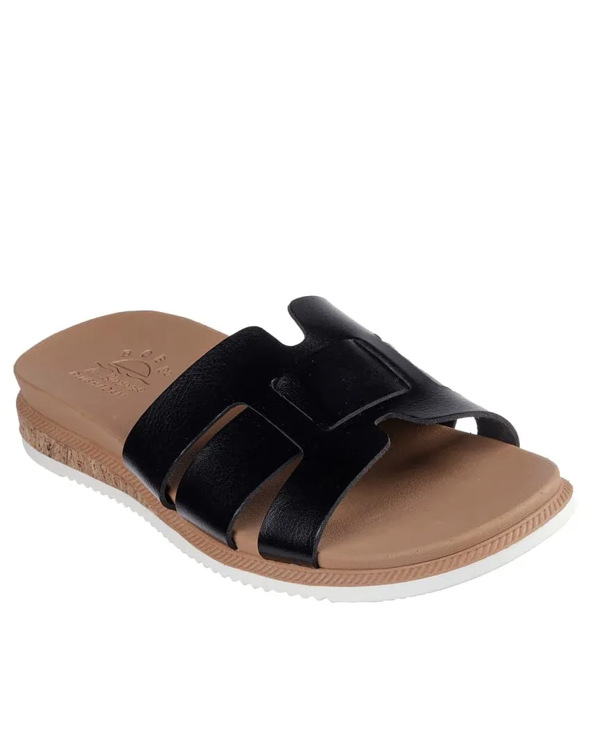 Skechers Women's BOBS Desert Kiss Low Peak Look - Black