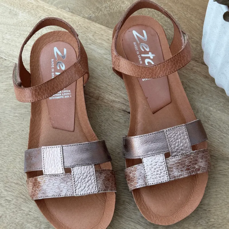 Zeta Rollo - Rose Gold Tan Zeta Rollo - Rose Gold Tan