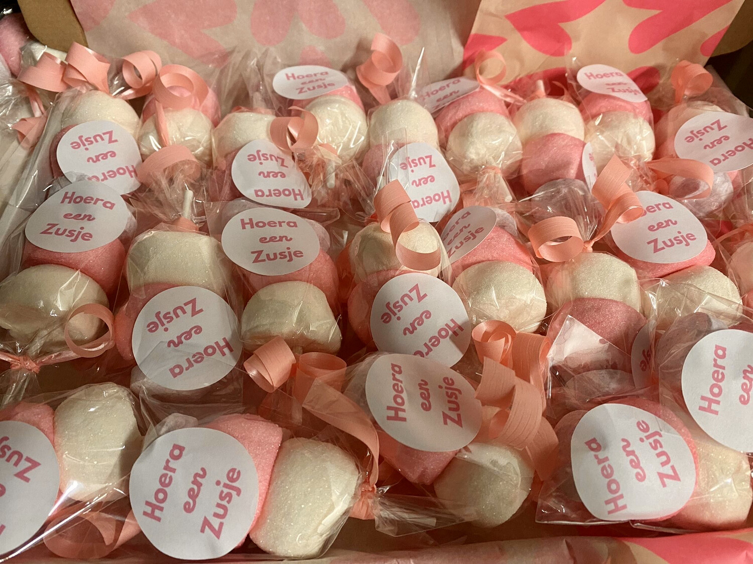 Voorbeeld Traktatie - Hoera Een zusje Spekbollen En Lolly