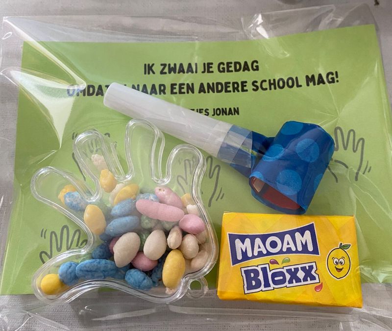 Voorbeelstraktatie Plexi Handje Plofrijst