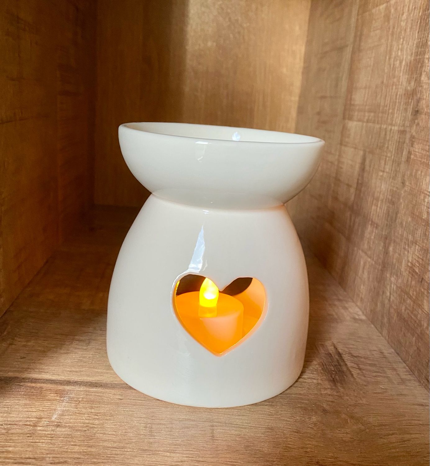 White Heart Cut Put Wax Warmer