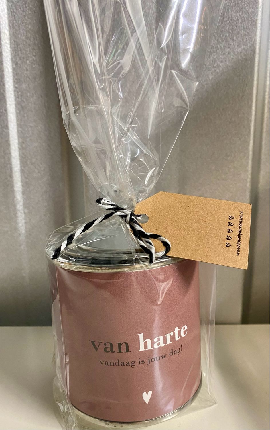 Cadeaublikje met snoepjes - Van harte vandaag is jouw dag! Cadeaublikje met snoepjes - Van harte vandaag is jouw dag!