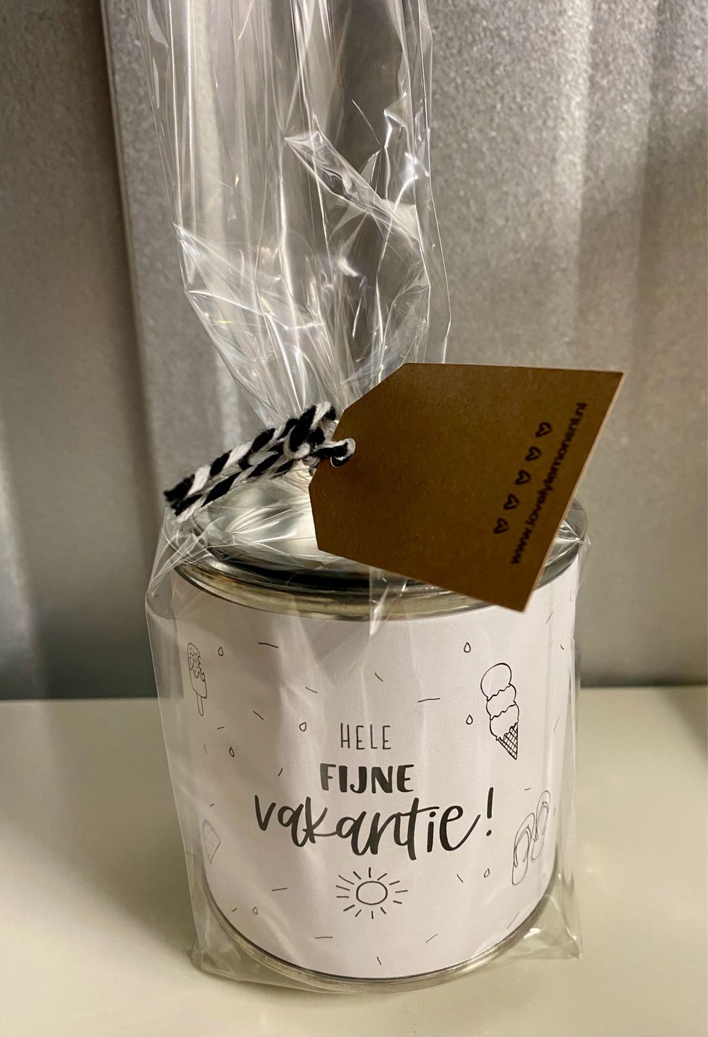 Cadeaublikje gevuld met snoep - Fijne Vakantie