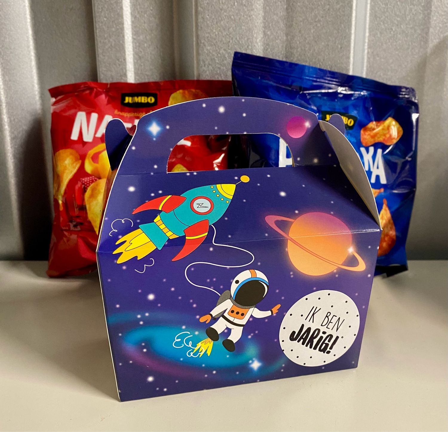 Traktatiedoosje Met Zakje Chips Space/Ruimtevaart