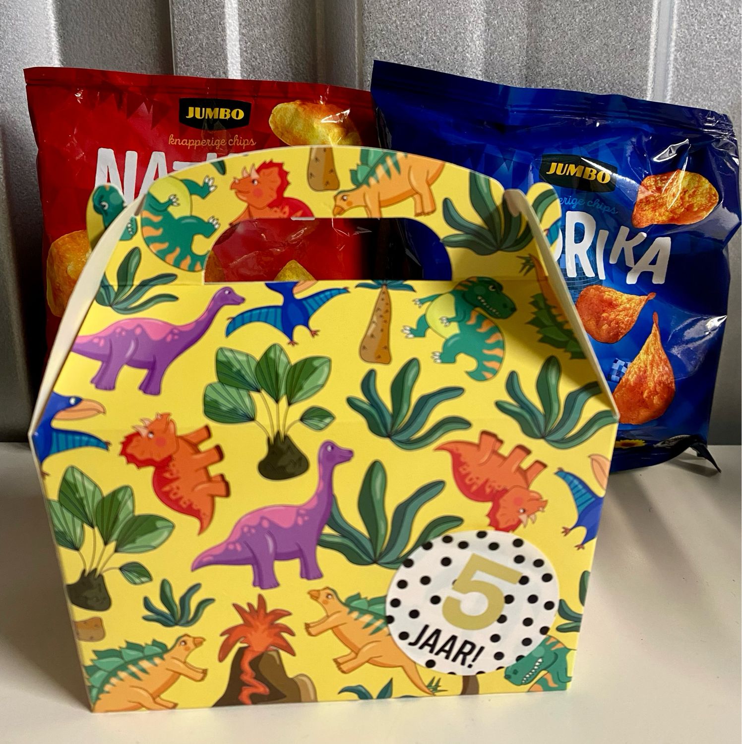 Traktatiedoosje Met Zakje Chips Dinosaurus