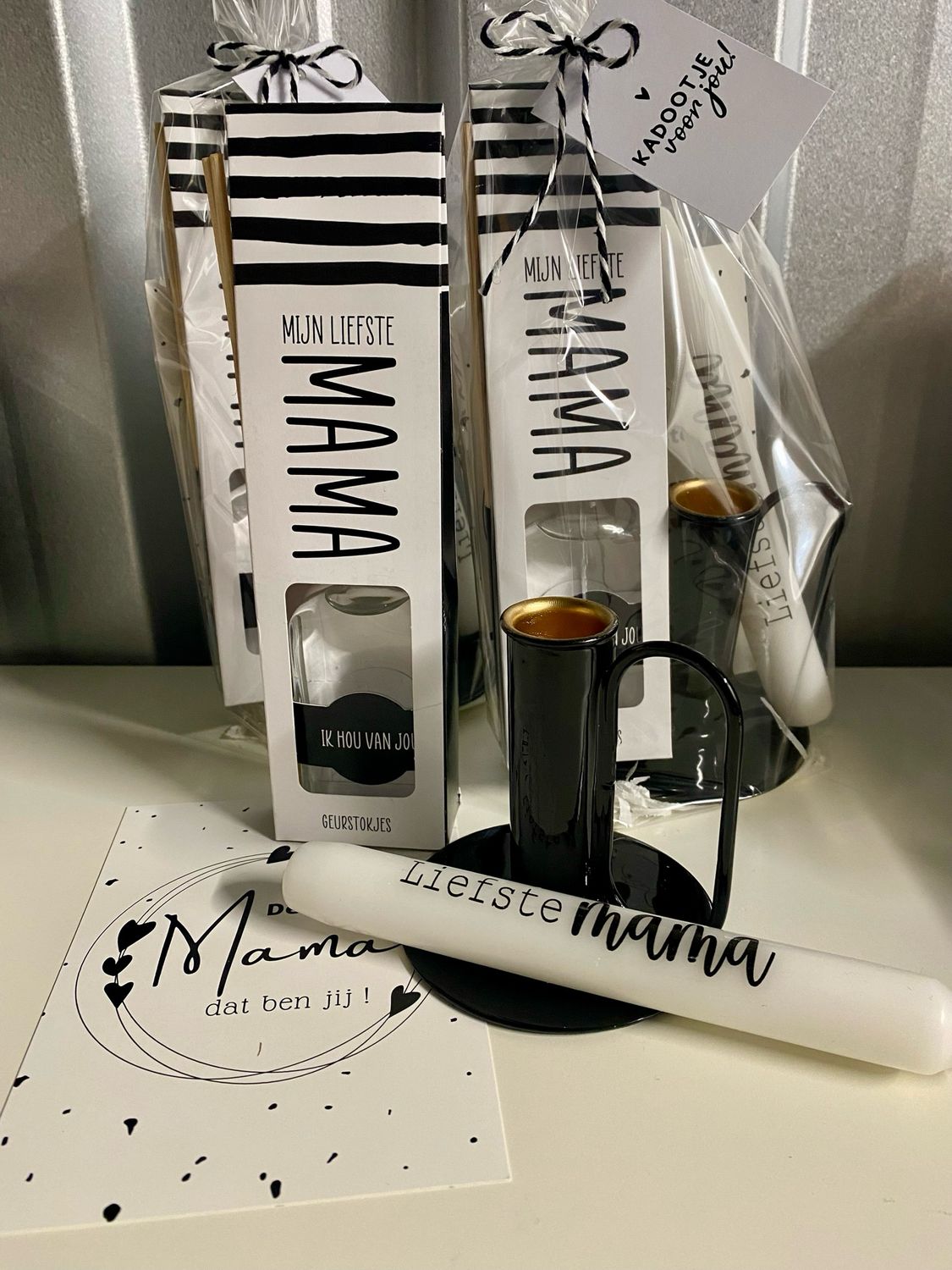 Cadeaupakket Liefste Mama - Geurstokjes Kaars Kandelaar Kaart