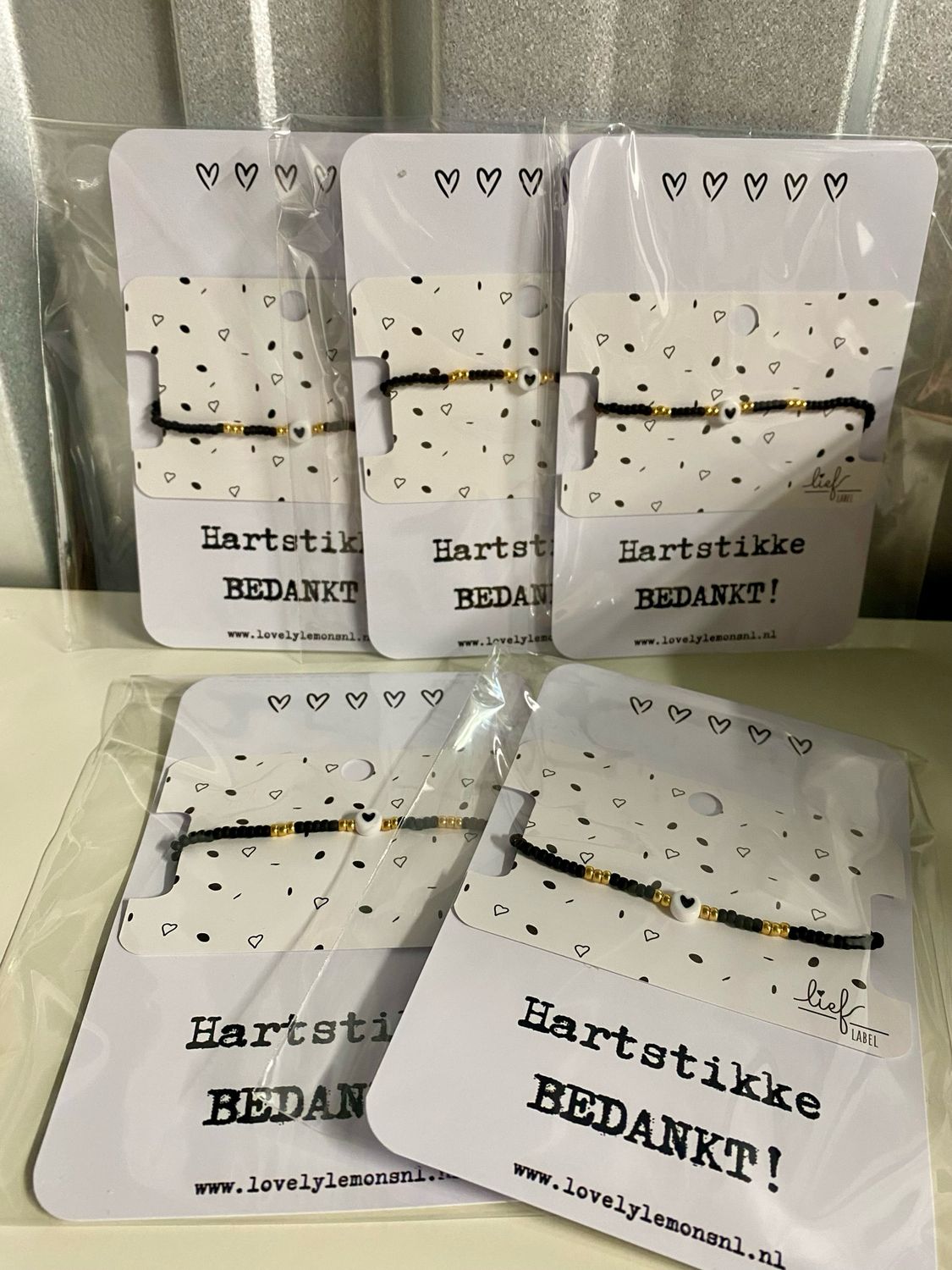 Lief Label - Armbandje op kaart hartstikke bedankt ! Goud wit hartje