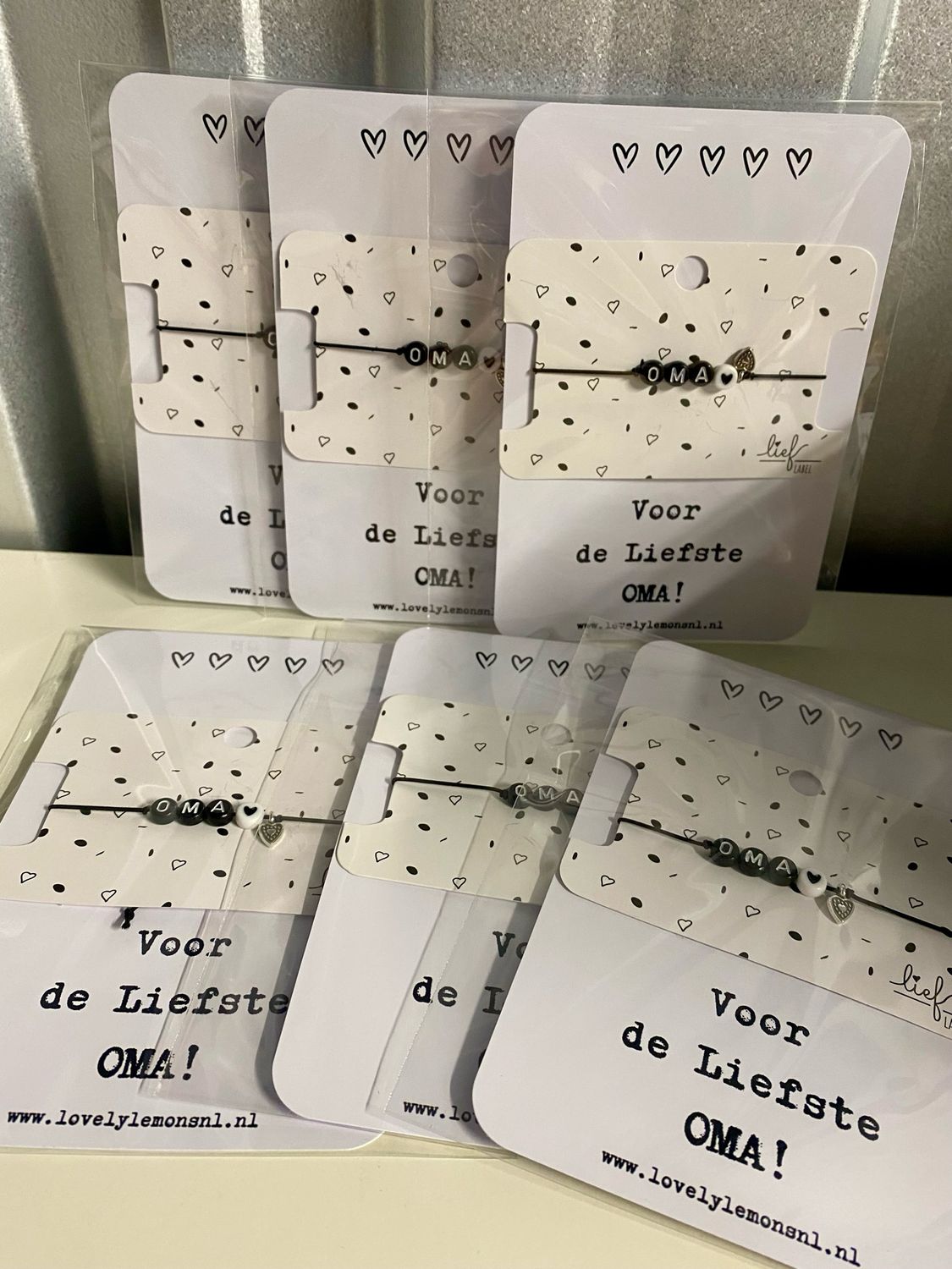 Lief Label - Armbandje op kaart voor de liefste oma!
